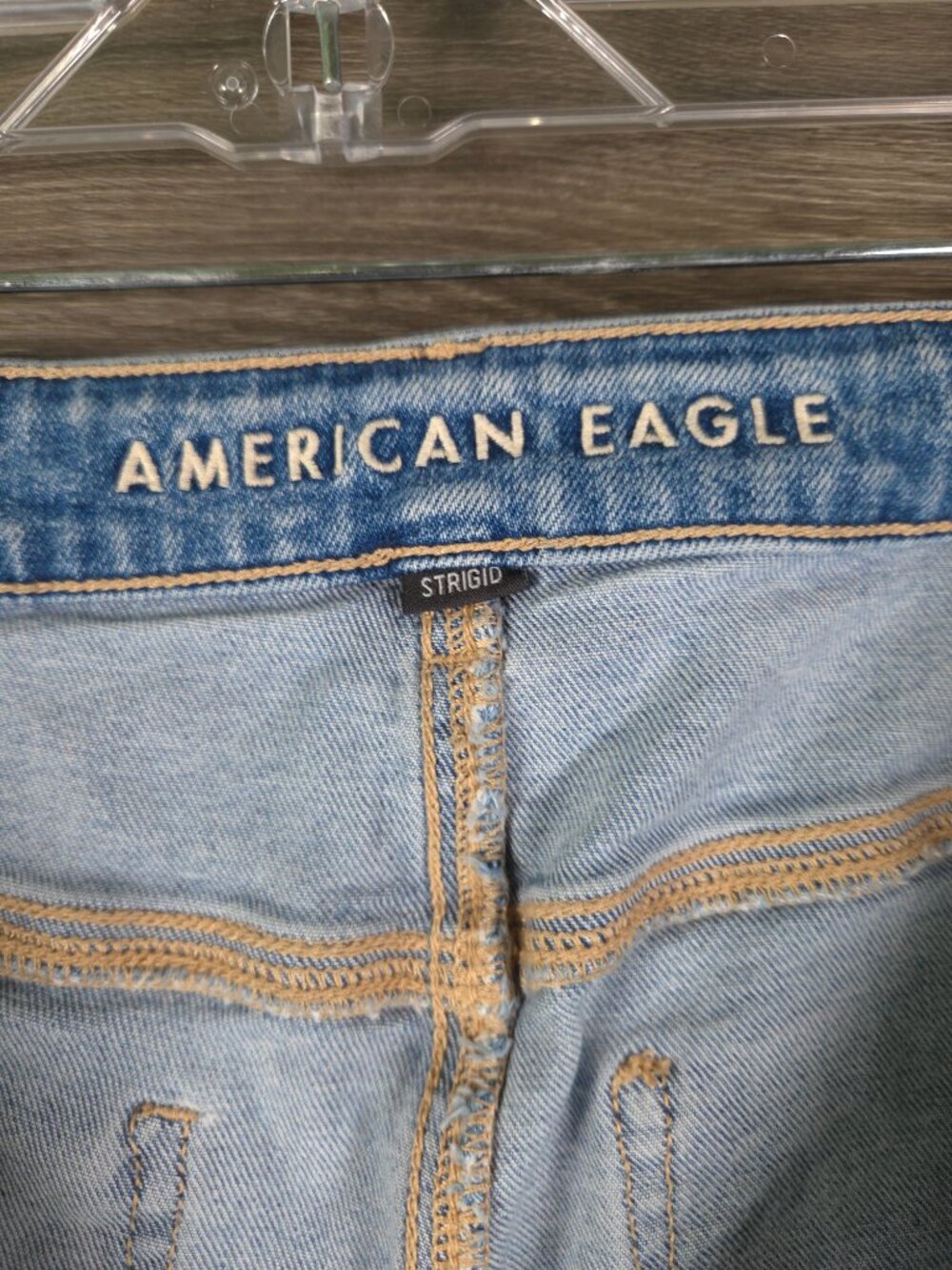 American Eagle Strigid Mom Jeans Distressed Denim Women's 12 Short - Picture 3 of 5